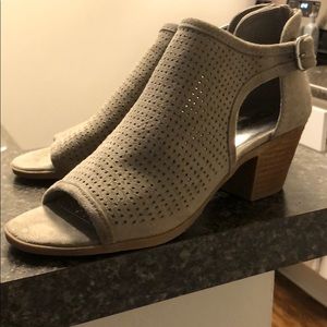 Carlos Santana women’s wedge booties, Size 8